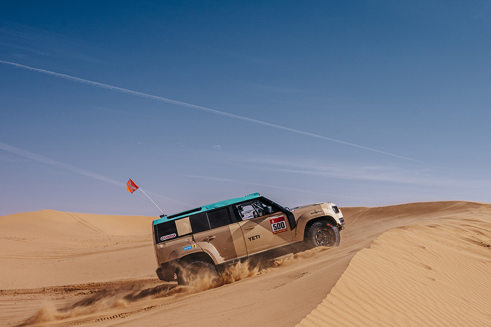 DEFENDER_RALLY_STEPHANE_PETERHANSEL_500_STAGE6_CREDIT_edophoto_IrinaPetrichei